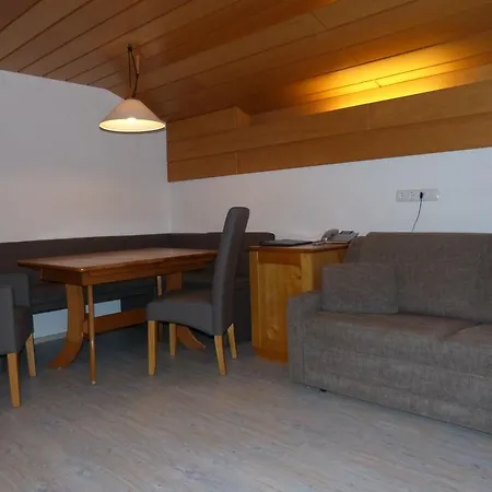 Appartements Alpenland Lermoos Room photo