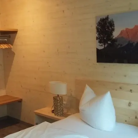 Appartements Alpenland Lermoos Room photo